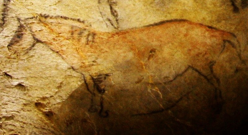 Encebro o similar entre un grupo de caballos pintados en la cueva de Efrain (Deva, Guipúzcoa), del Magdaleniense.